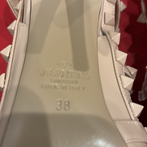 Valentino Garavani 🩷🩷Brand new Valentino Pumps with dust bag. Sz 38/ 8 - Picture 8 of 12